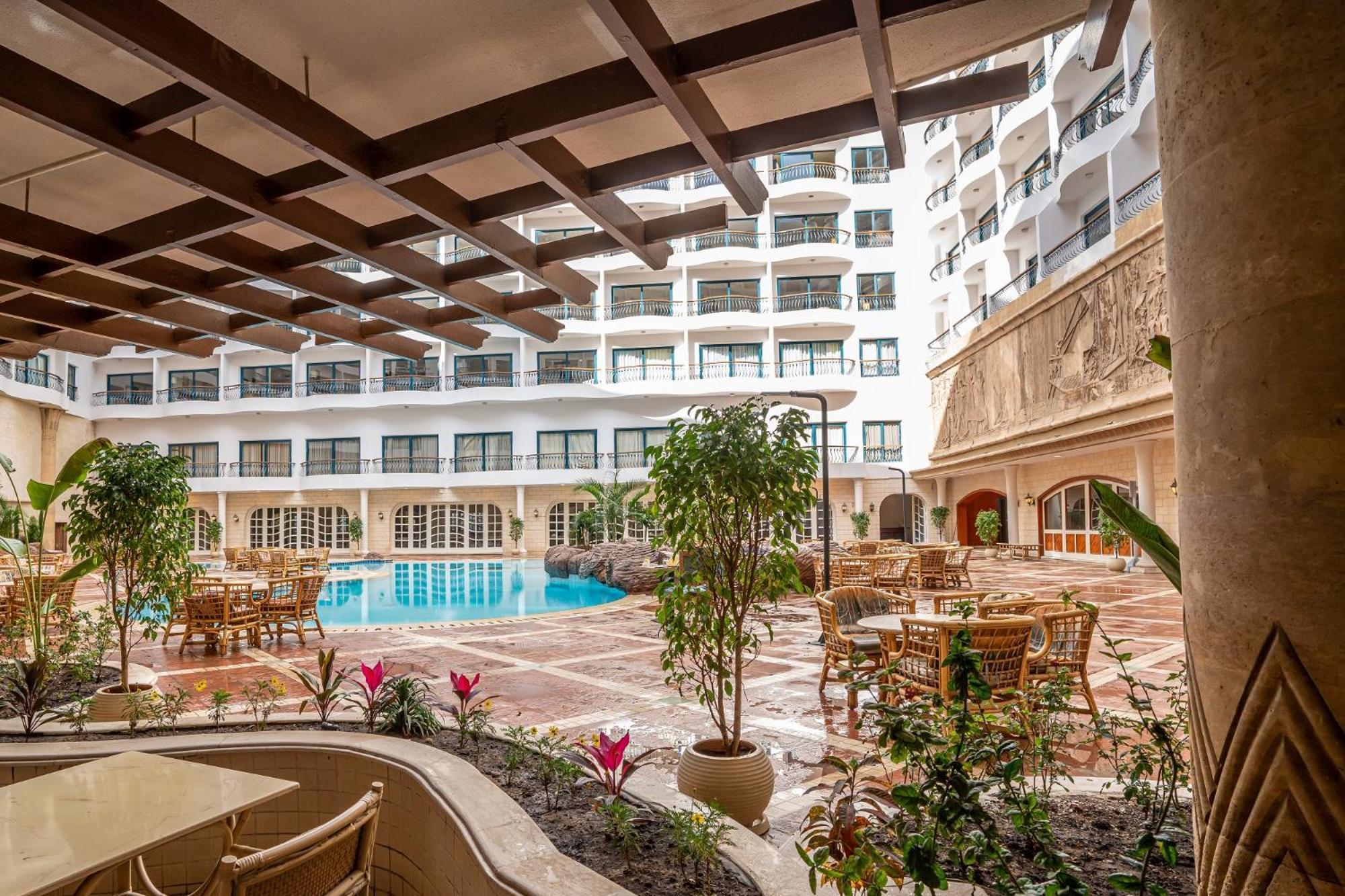 Azal Pyramids Hotel Giza Exterior photo